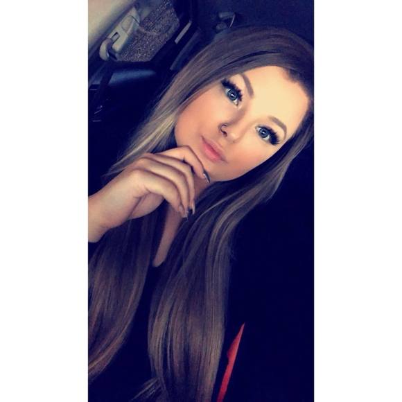 Meet your Posher, Sierra - Picture 1 of 1